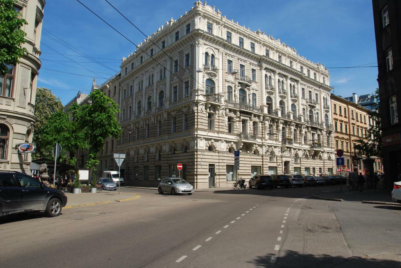 Apartments In Art Nouveau District Riga Exterior photo